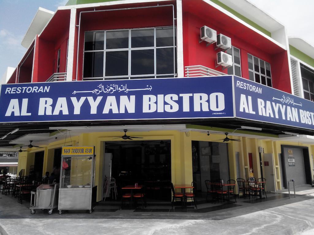 Hotel Zamburger Enstek Sepang Exterior foto